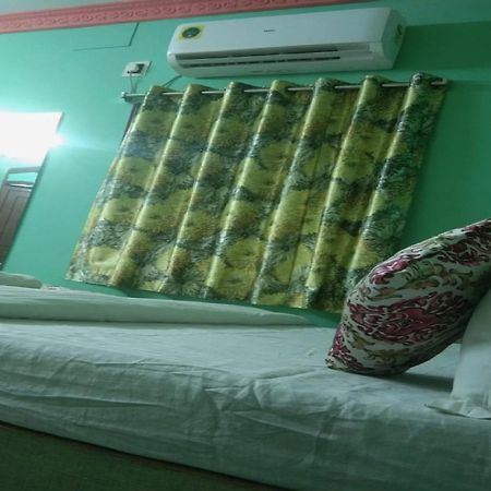 Hotel O Palace Inn Near Acropolis Mall Jādabpur Kültér fotó